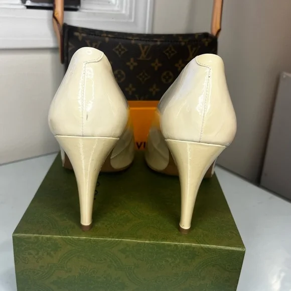 Classic Richard Tyler Nude Patent Leather Peep-Toe Heels | Size 9 - Picture 5 of 6